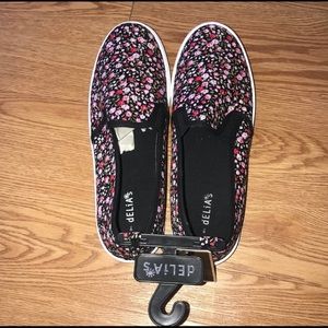Delia*s Shoes
